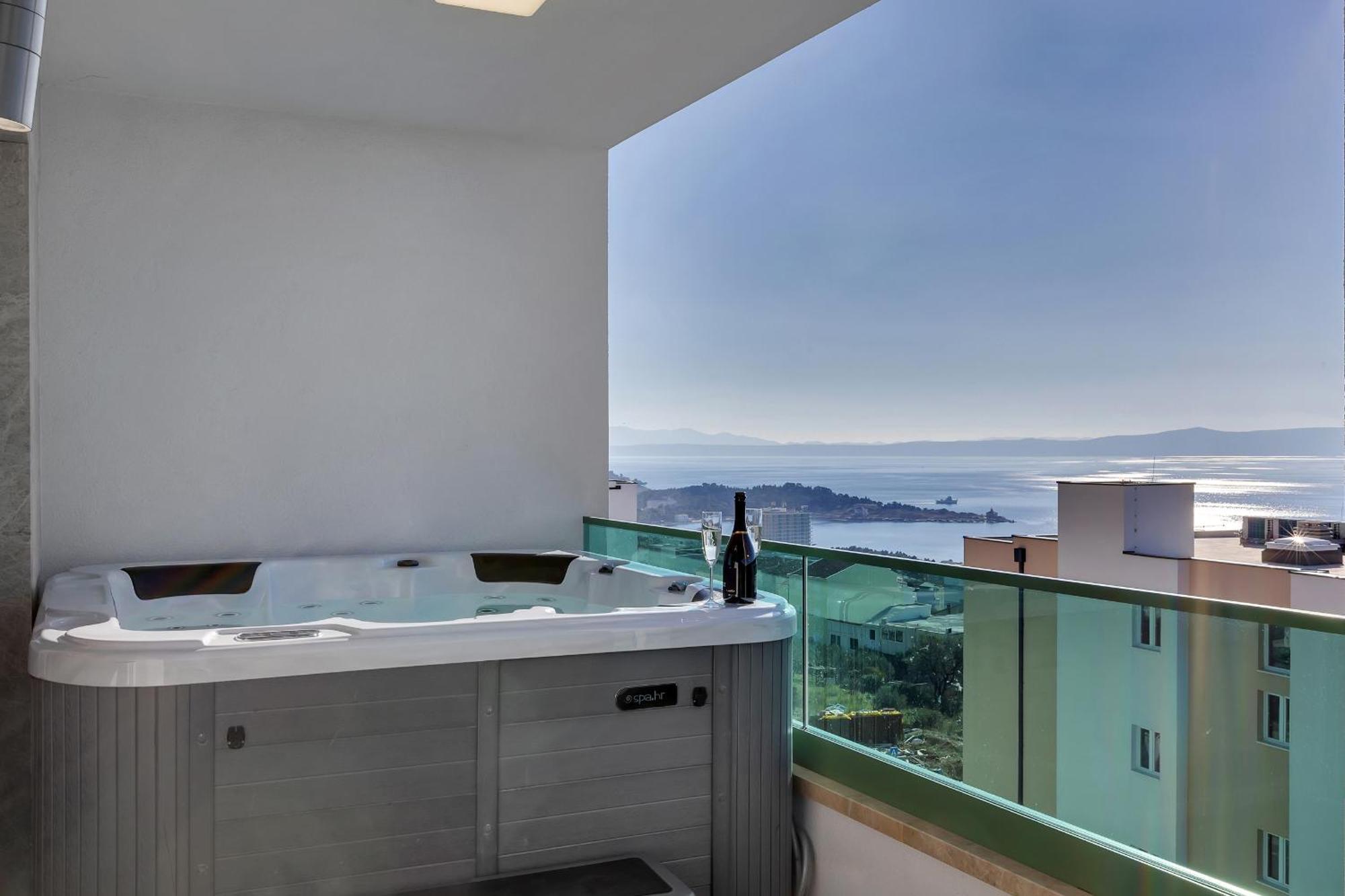 Exclusive Penthouse Big Blue With Private Jacuzzi Makarska Exterior foto