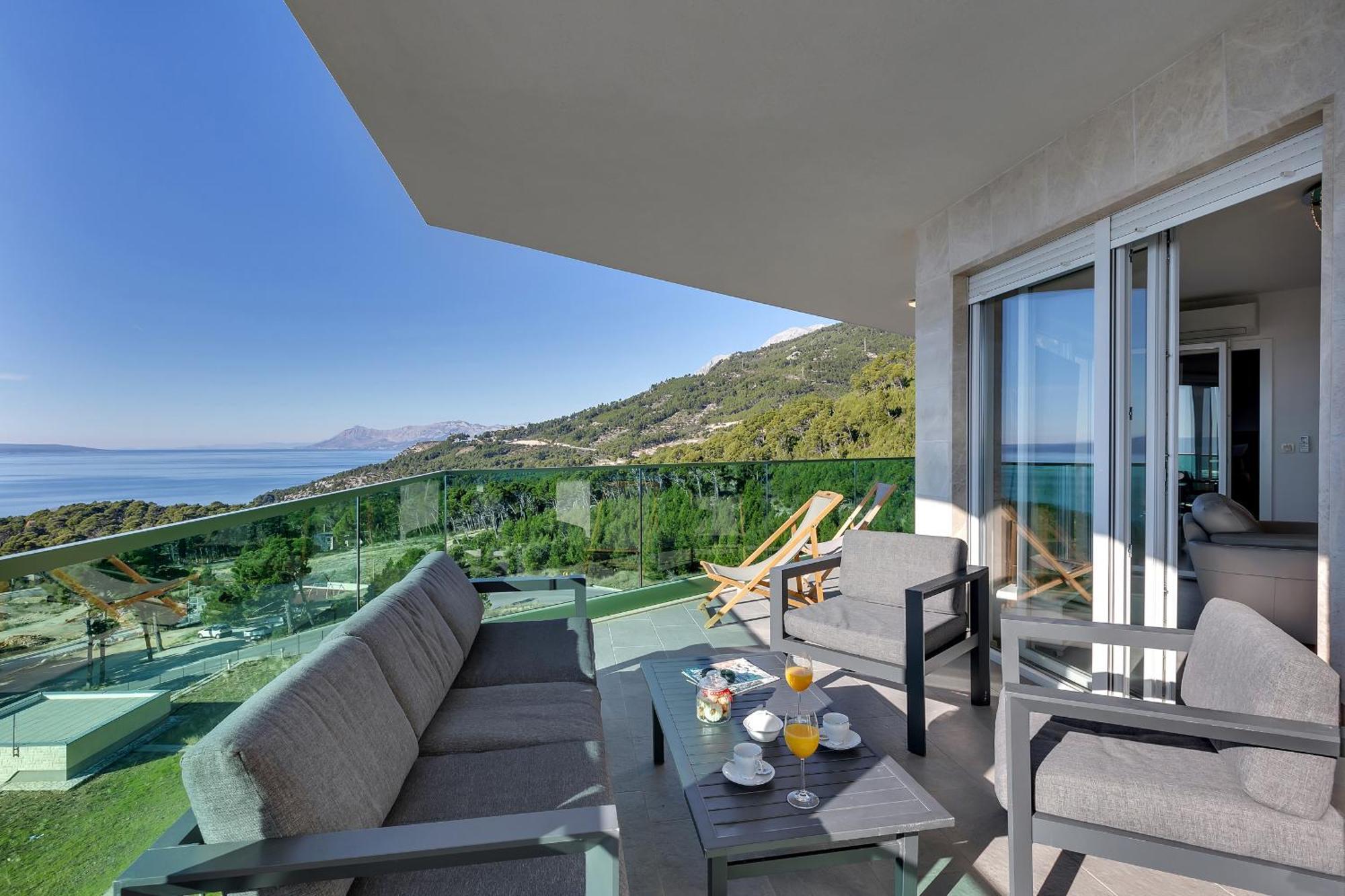 Exclusive Penthouse Big Blue With Private Jacuzzi Makarska Exterior foto