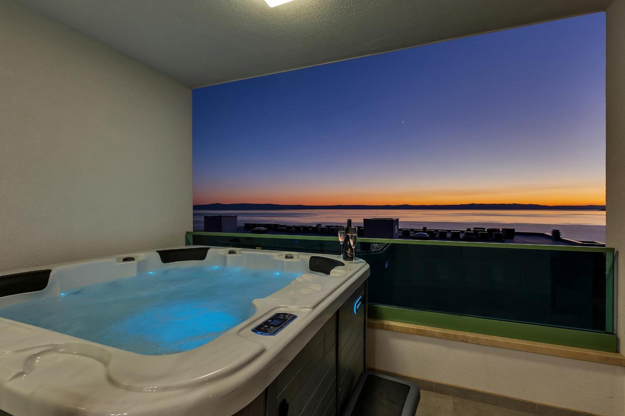 Exclusive Penthouse Big Blue With Private Jacuzzi Makarska Exterior foto