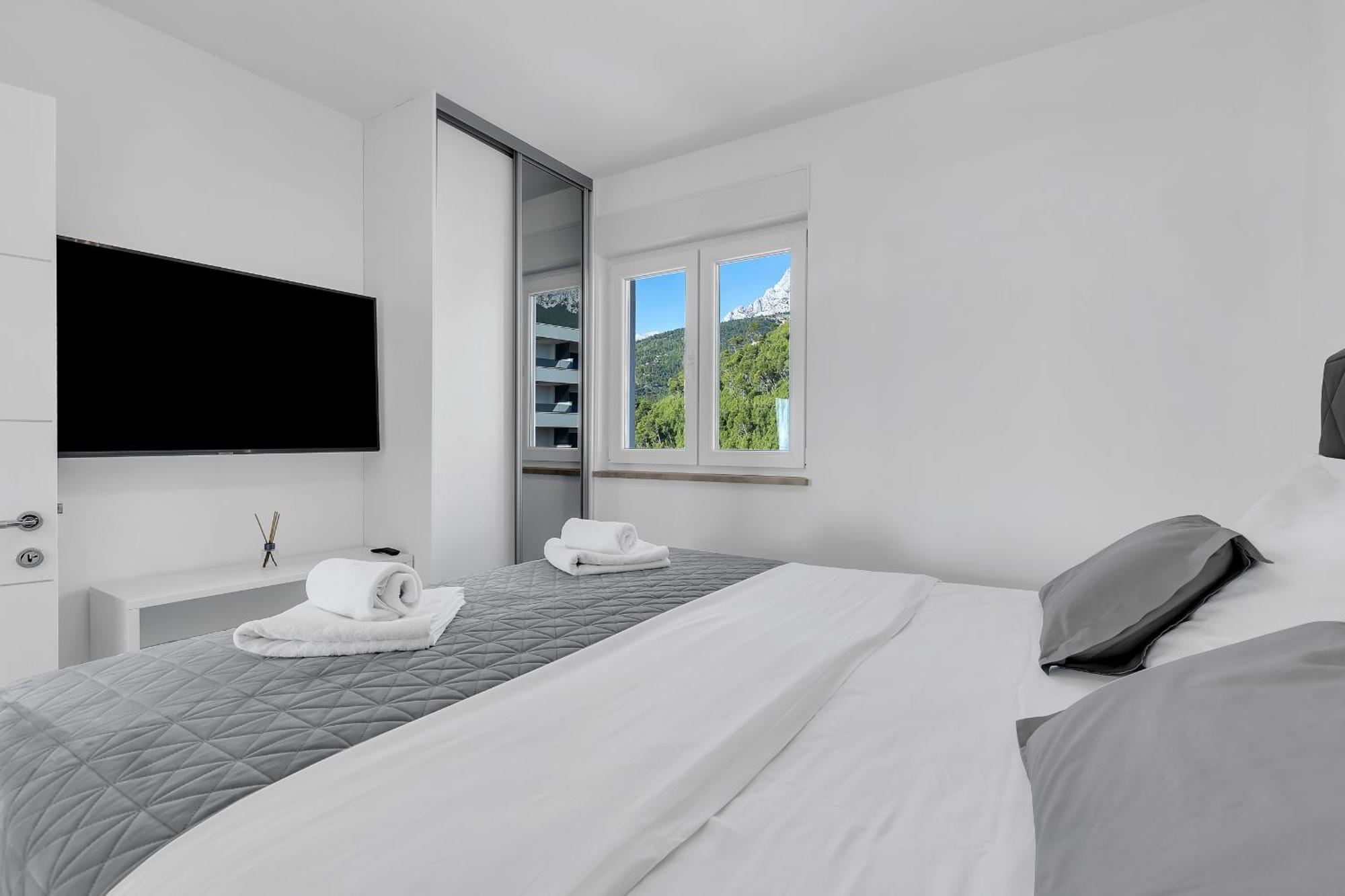 Exclusive Penthouse Big Blue With Private Jacuzzi Makarska Exterior foto