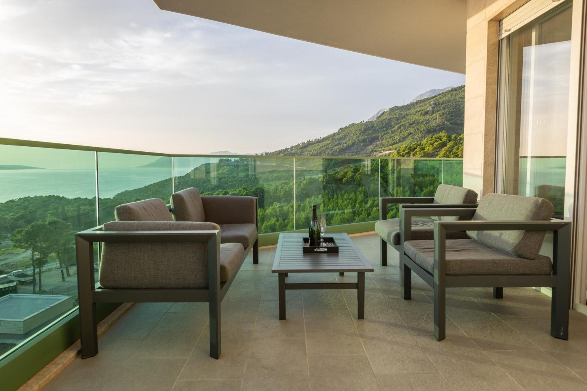 Exclusive Penthouse Big Blue With Private Jacuzzi Makarska Exterior foto